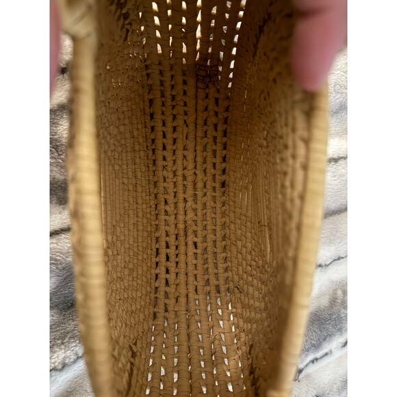 Pretty Woven Purse - Picture 2 of 8